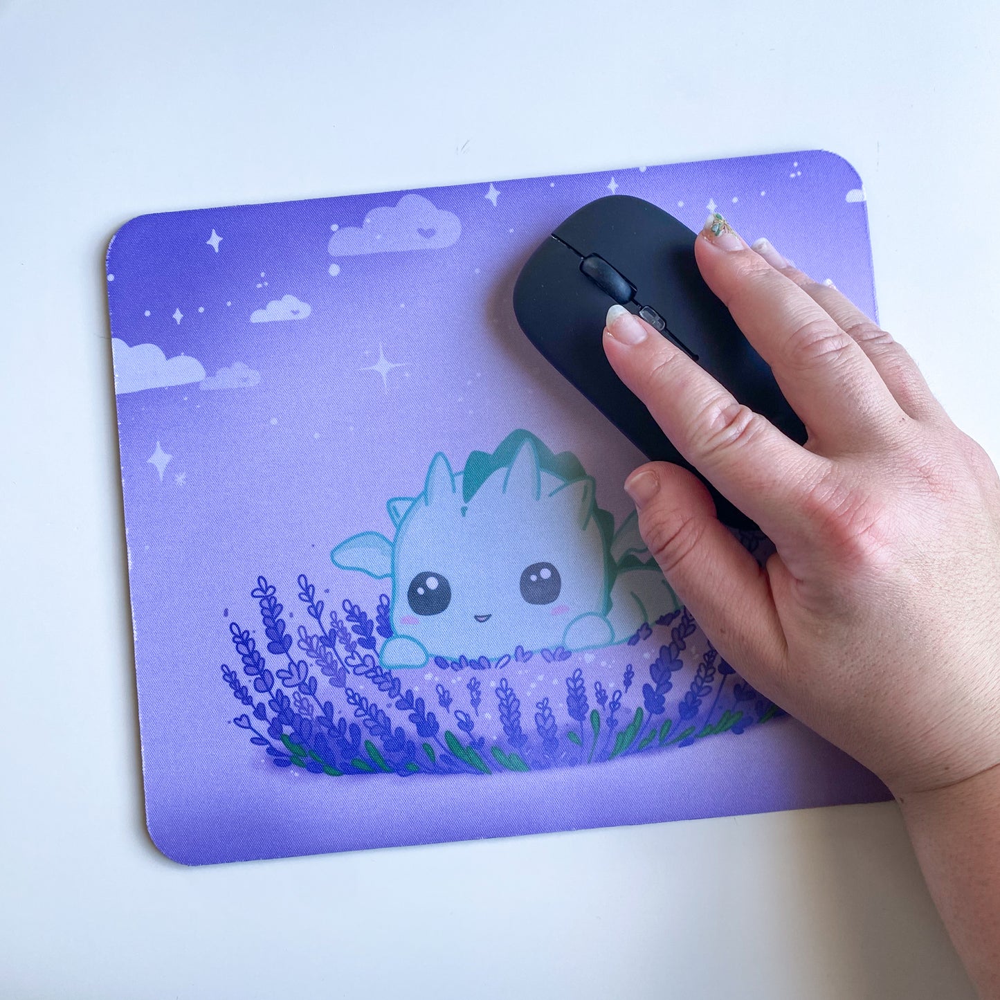Alfombrilla de Ratón Kawaii – Dragón Kai en Lavanda | Mousemat Fantasía