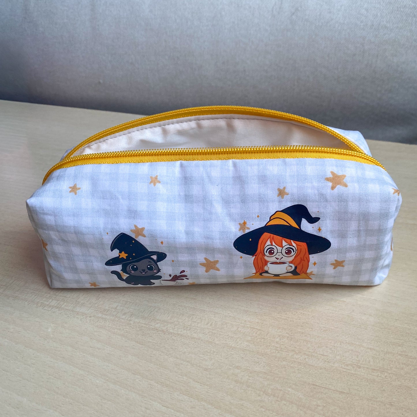 Estuche Neceser Boxy Pequeño con Diseño Kawaii - Cozy Cafe