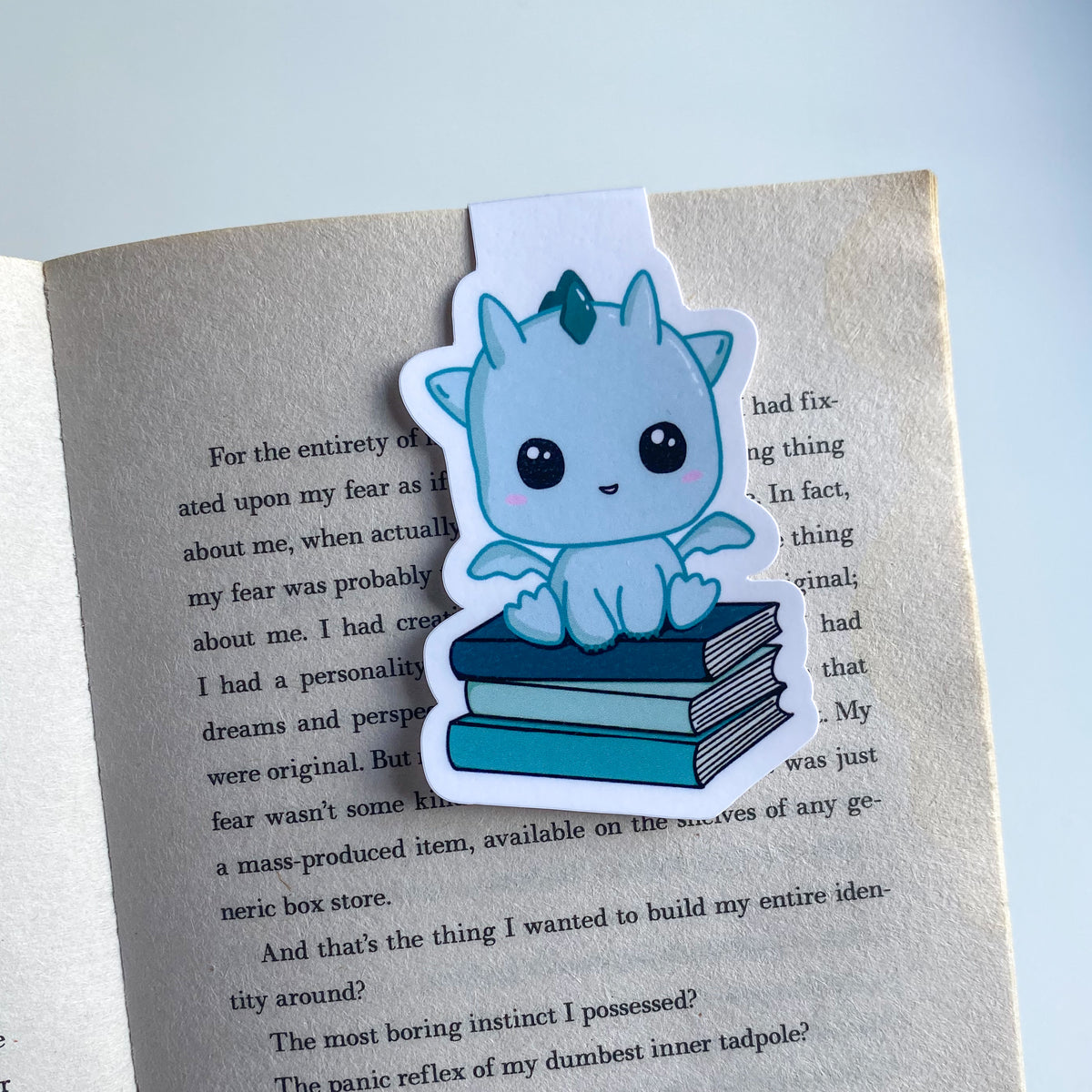 Marcapáginas Magnético - Kai con Libros - Dragón estilo Kawaii