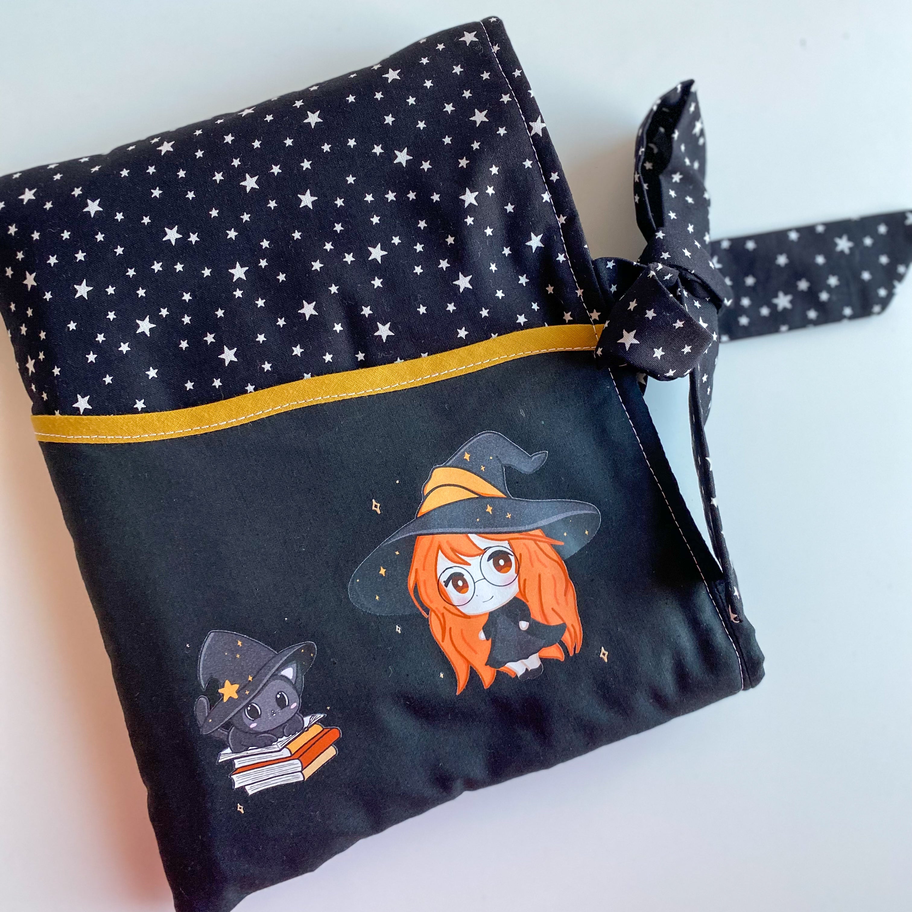 Funda acolchada con Lazo para libros, Kindle o iPad – Ilustración kawaii Mágico Otoño