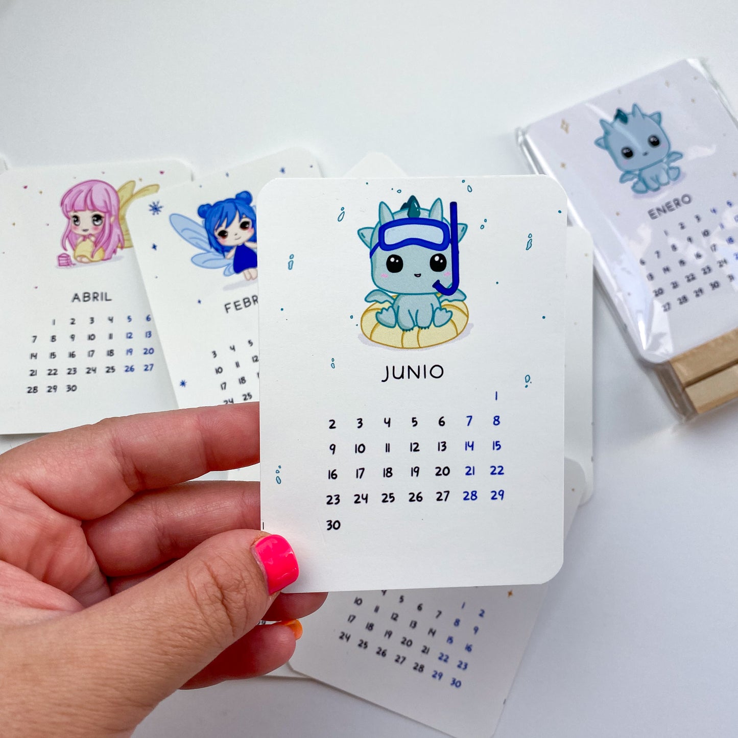 Calendario Mini con Ilustraciones Kawaii 2025