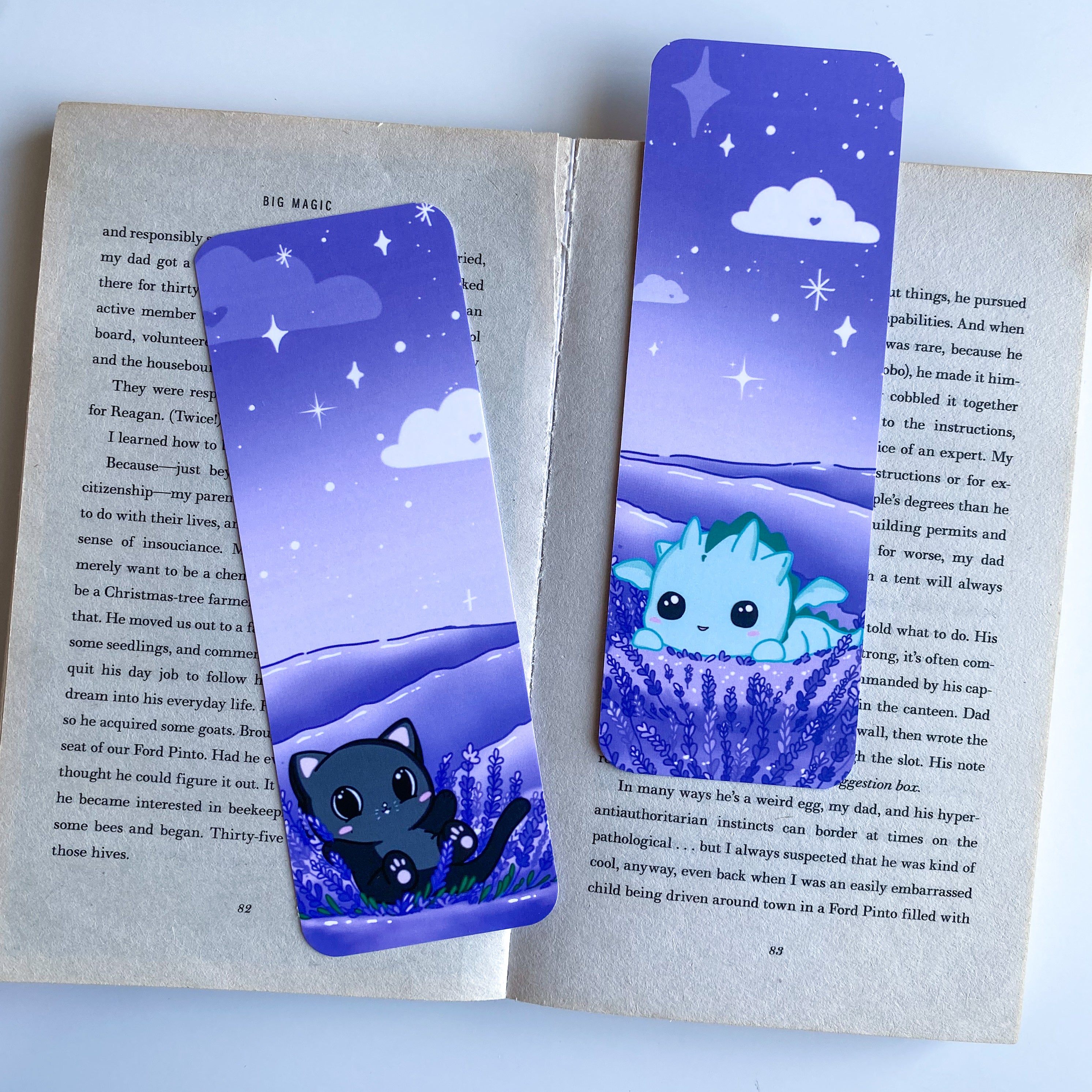 Marcapáginas Ilustración Lavanda con Nyx, Gato estilo Kawaii