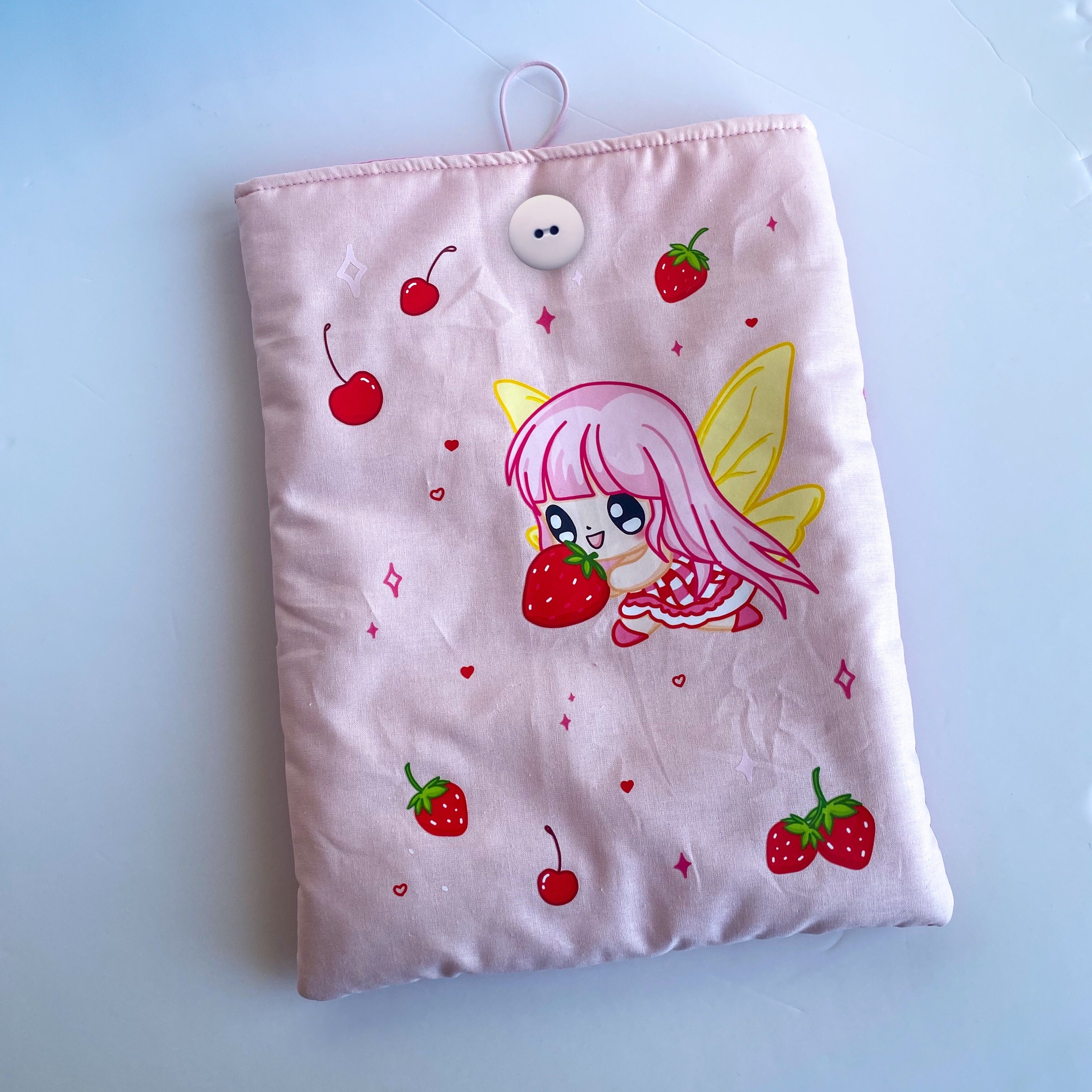 Funda acolchada con Botón para libros, Kindle o iPad – Ilustración kawaii Sabor a Fresa
