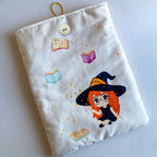 Funda acolchada con Botón para libros, Kindle o iPad – Ilustración kawaii Páginas Encantadas